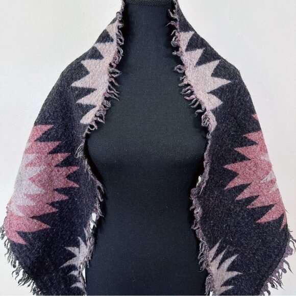Aritzia Triangle Aztec Wool Scarf - Picture 2 of 7